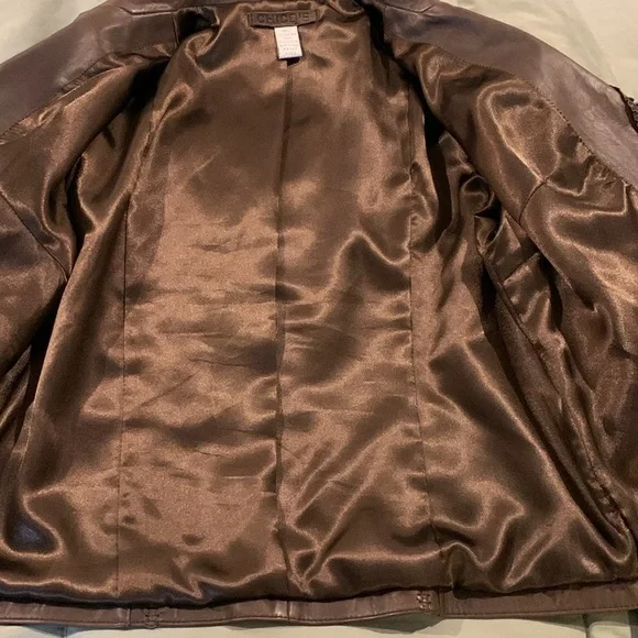 CHICO’s Womens Brown Leather Crop Length Jacket. Buttery Soft. Nice detail.​​​​​ - Picture 11 of 14
